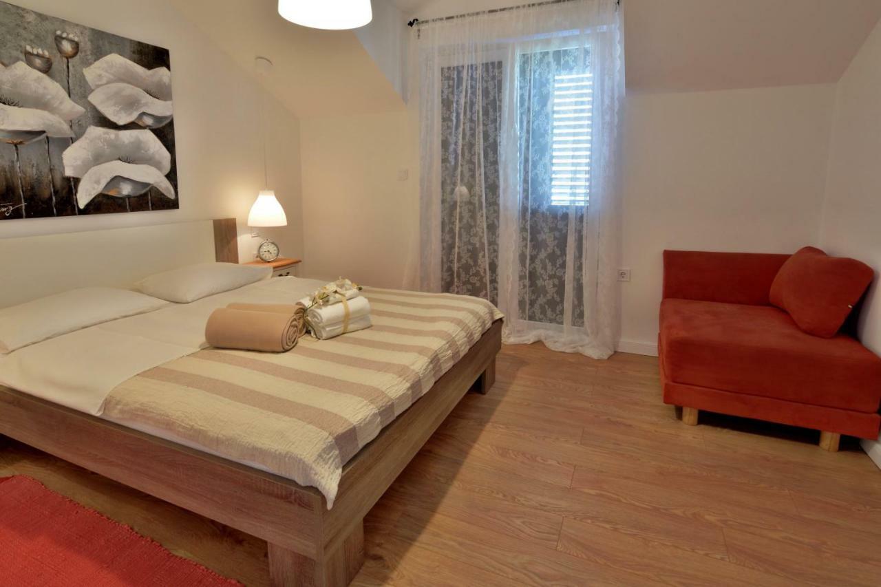 Apartmani Julija Vodice Eksteriør billede