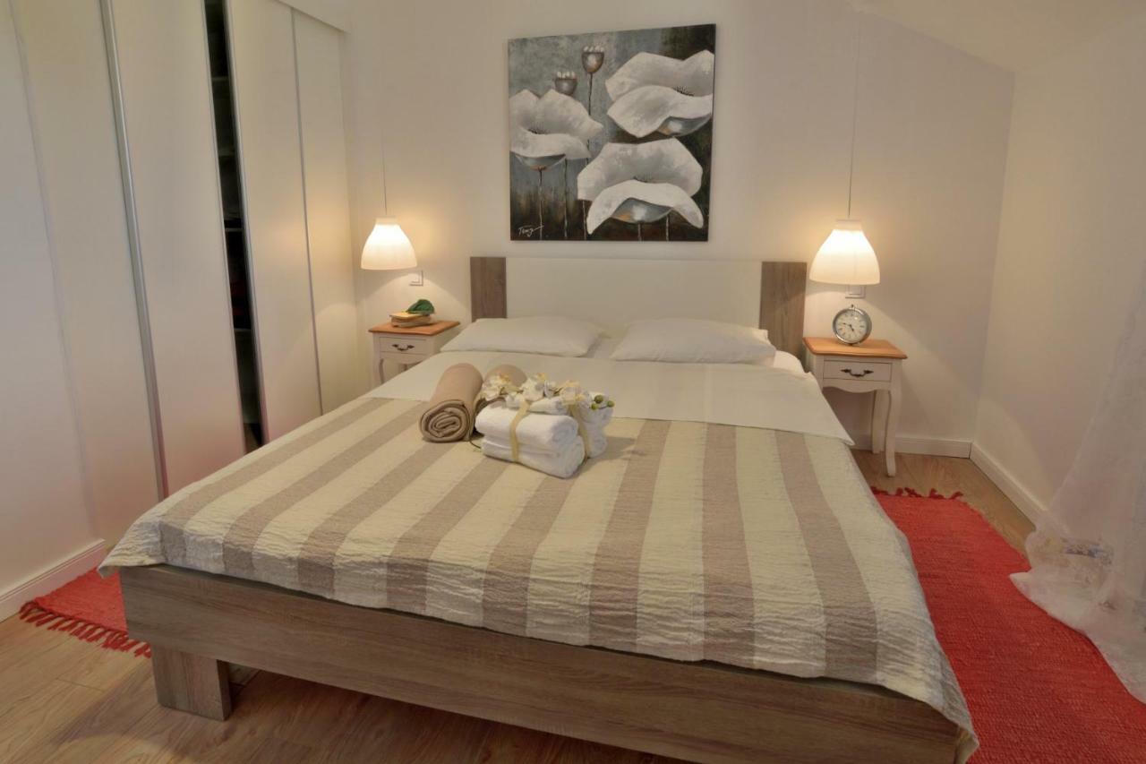 Apartmani Julija Vodice Eksteriør billede